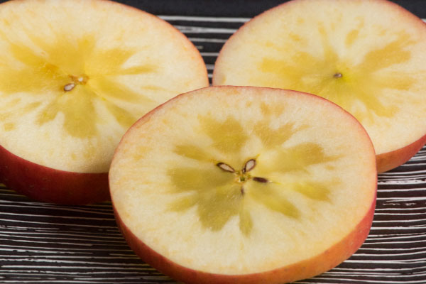 こうとく(蜜入りりんご) 約3kg｜リンゴの通販なら味の農園